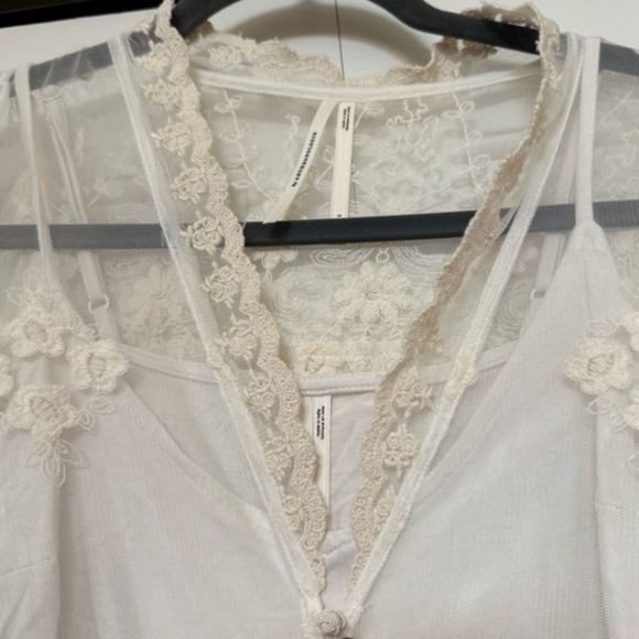 ANTHROPOLOGIE Cream Lace Flutter Sleeve Romantic Fairy Boho Gypsy Blouse Cami S - Picture 6 of 16